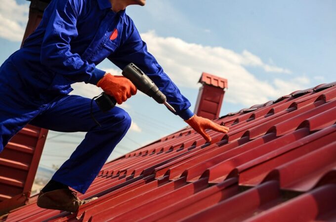 8 Benefits Of Hiring Professional Roofing Contractors