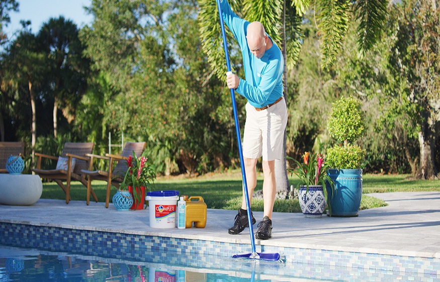 swimming pool cleaning